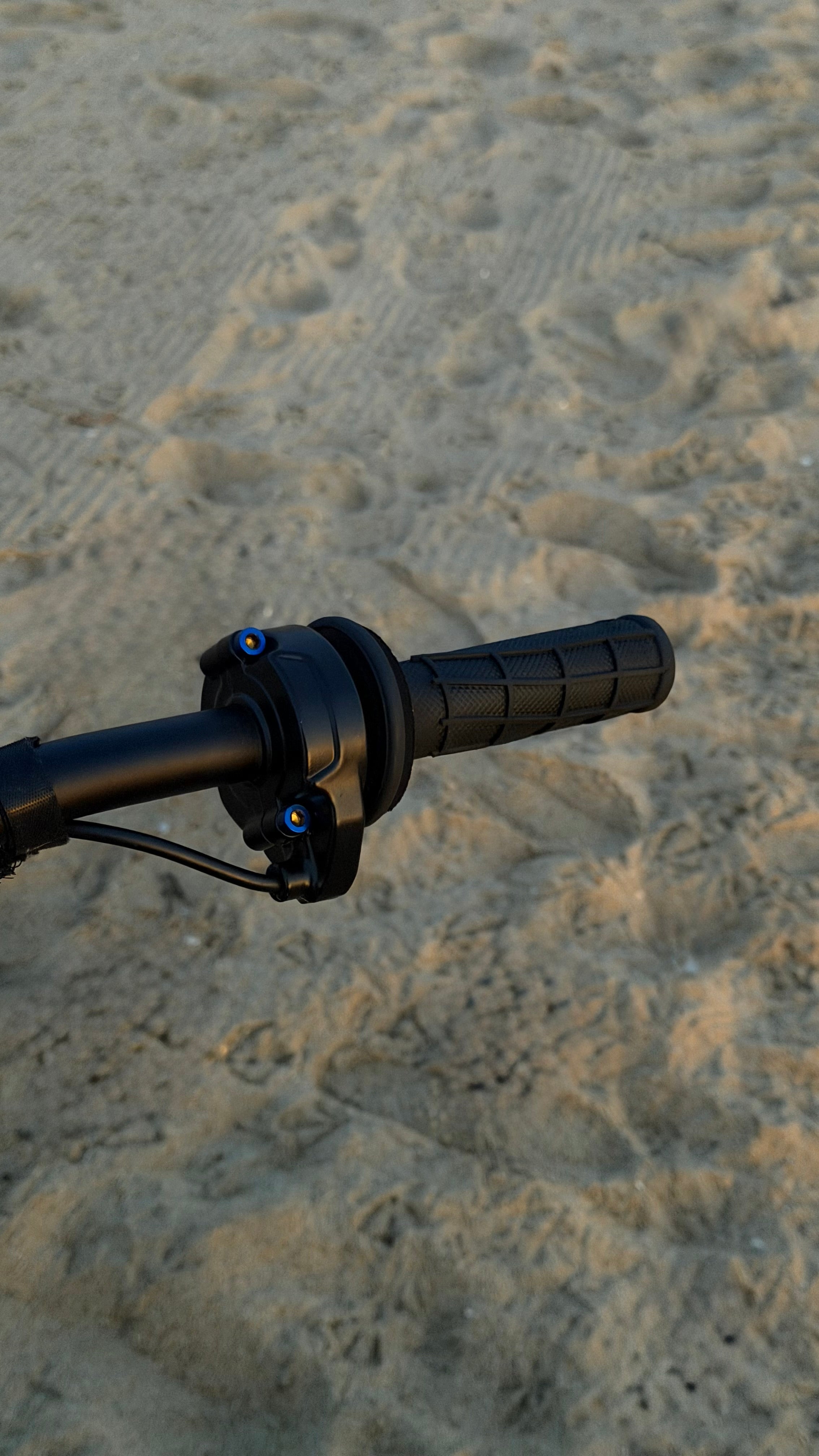 Twist Throttle Titanium Bolts